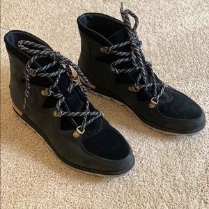 Sorel winter boots size 9.5 GUC